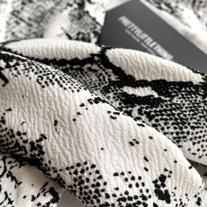 Grey Snake Print Tie Waist Blouse 🔥